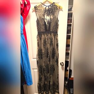 Elegant Black Lace Evening Dress